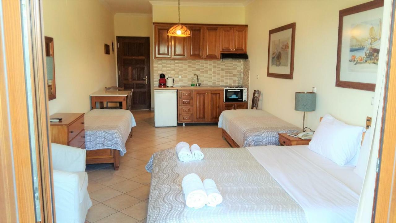 Philippos Hotel Apartments Nikiana Exteriér fotografie
